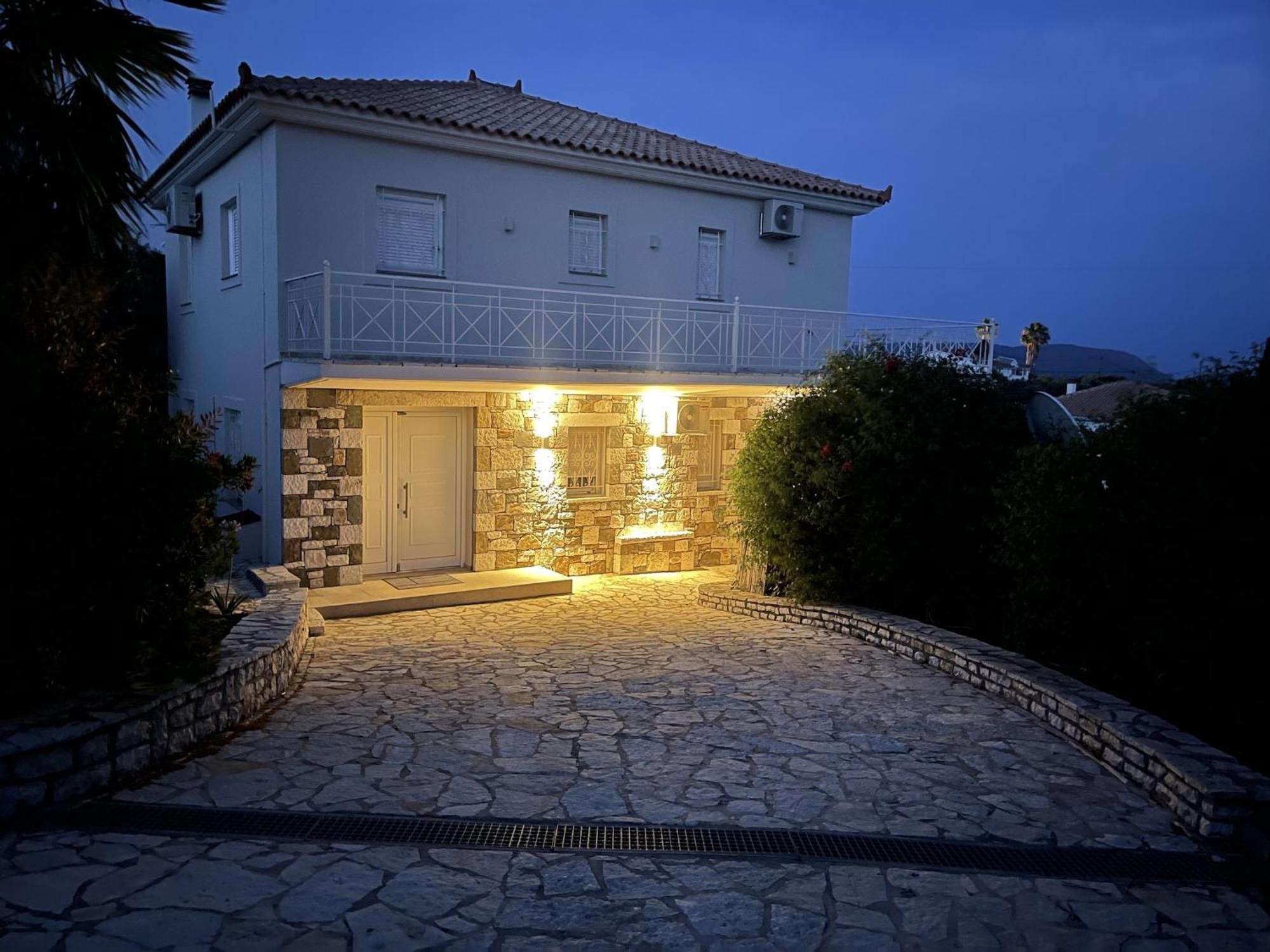 Luxurious Villa In Peloponnese With Swimming Pool Kamária Екстериор снимка